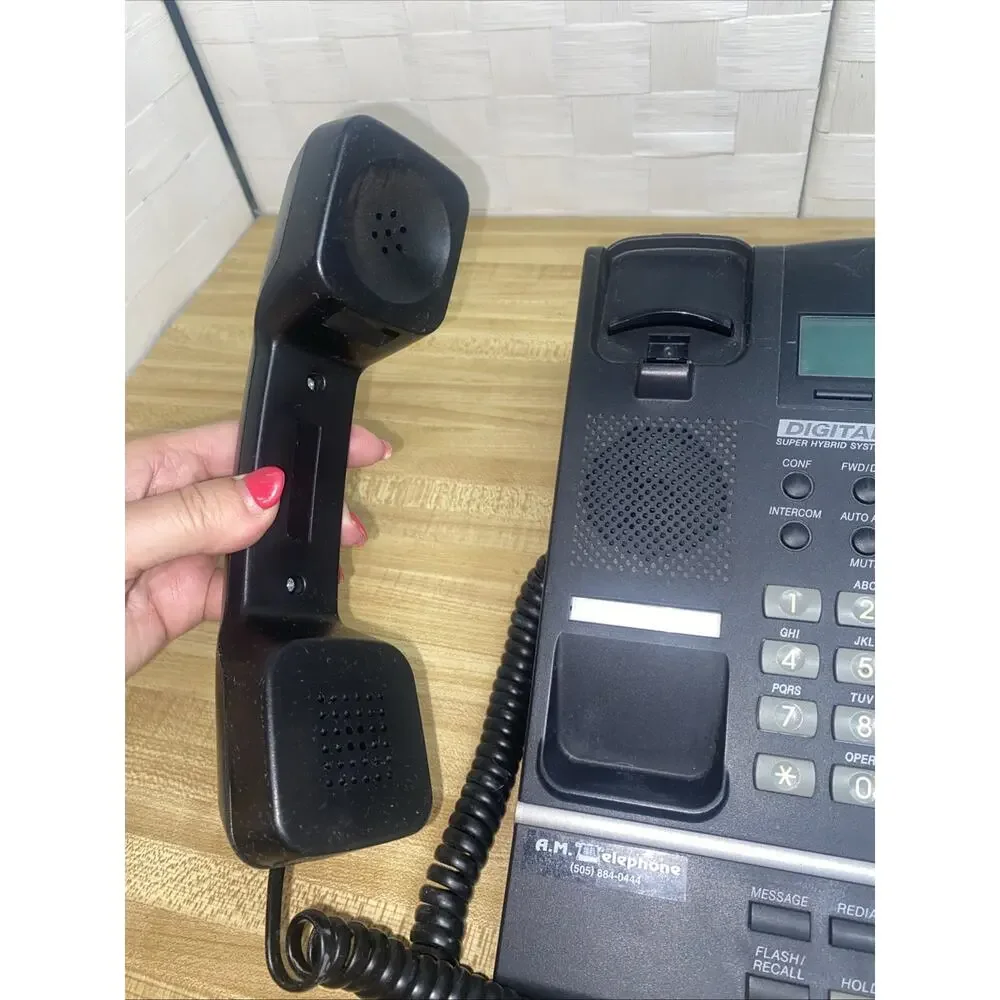 Panasonic KX-T7633-B Digital Phone 24 Line Hybrid System Use w/ KX-TDA Systems